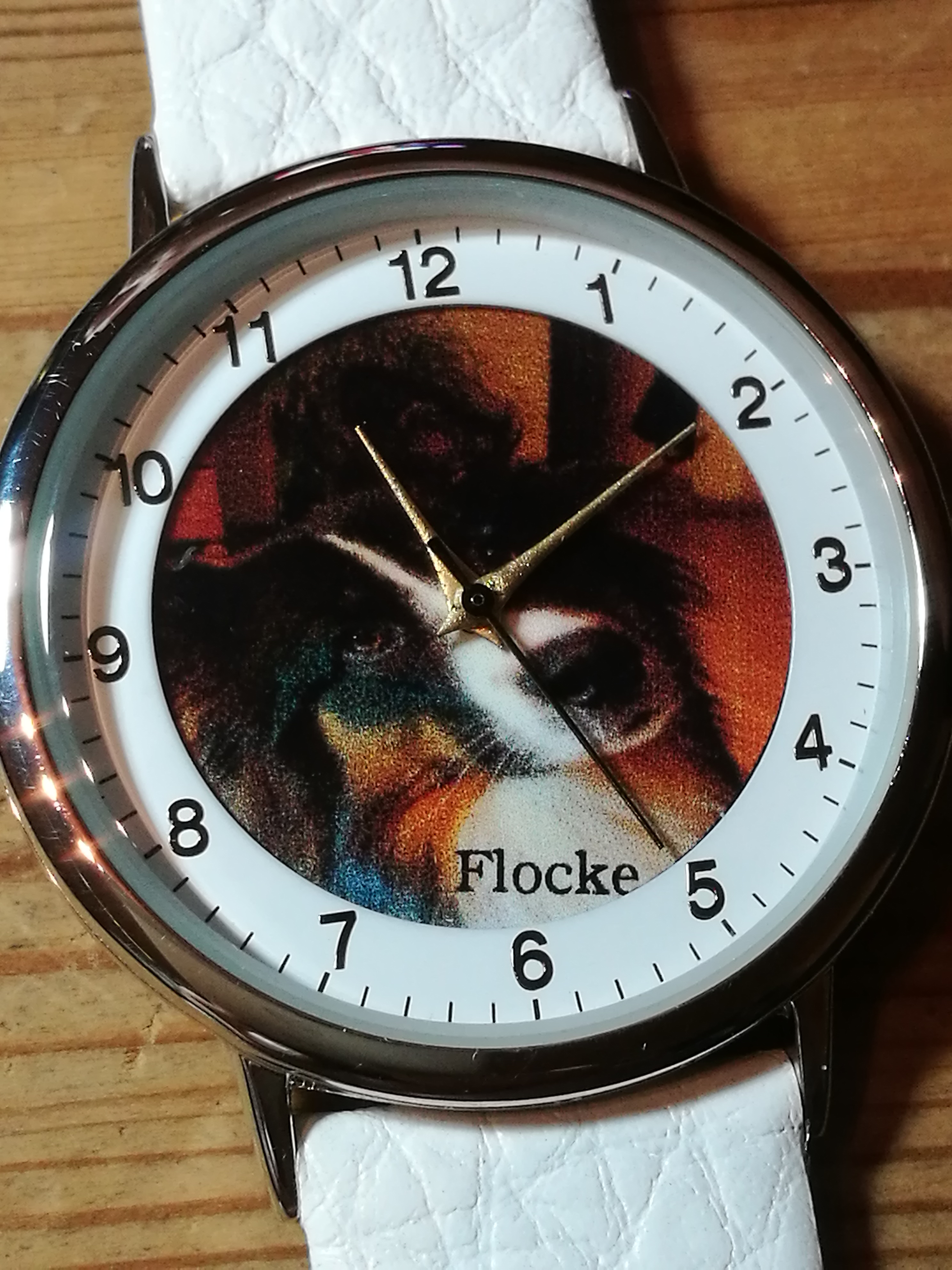 Uhr mit Hund Flocke